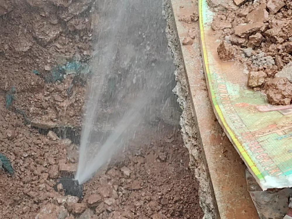 张家口市塞北管理区消防水管漏水检测定点开挖